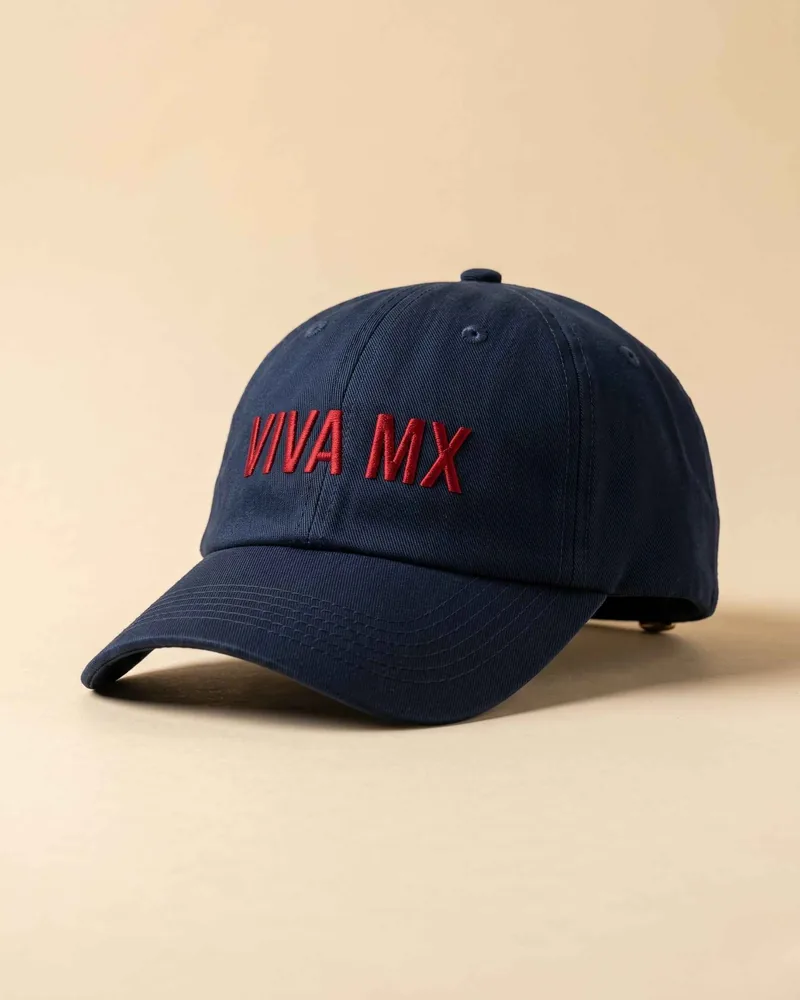 Gorra marino curva con VIVA MX bordado en hilo rojo